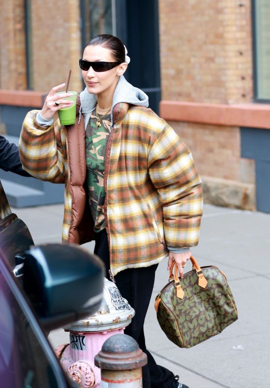 Bella Hadid - Out in New Yotk 02/09/2023