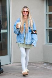 Chloe Sims - Shopping on Melrose Ave in West Hollywood 02/18/2023