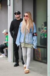 Chloe Sims - Shopping on Melrose Ave in West Hollywood 02/18/2023