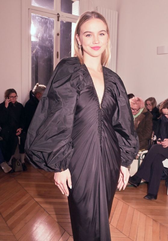 Emma Brooks - Maison Rabih Kayrouz Fashion Show in Paris 01/23/2023