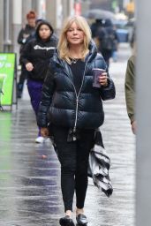 Goldie Hawn in a Stylish Puffer Jacket in Manhattan’s Midtown Area 02/17/2023