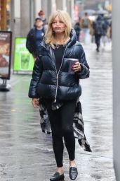 Goldie Hawn in a Stylish Puffer Jacket in Manhattan’s Midtown Area 02/17/2023