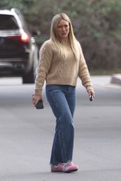 Hilary Duff - Out in LA 02/05/2023