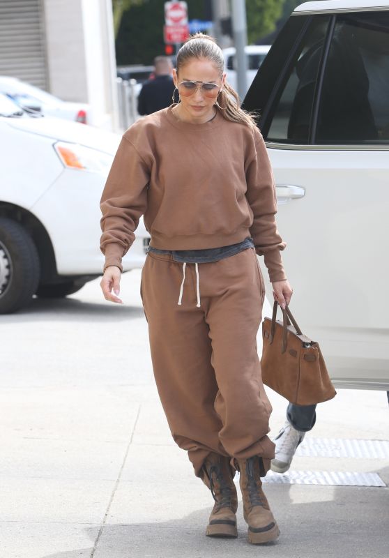 Jennifer Lopez in Comfy Outfit at the Dance Studio 02/16/2023 • CelebMafia