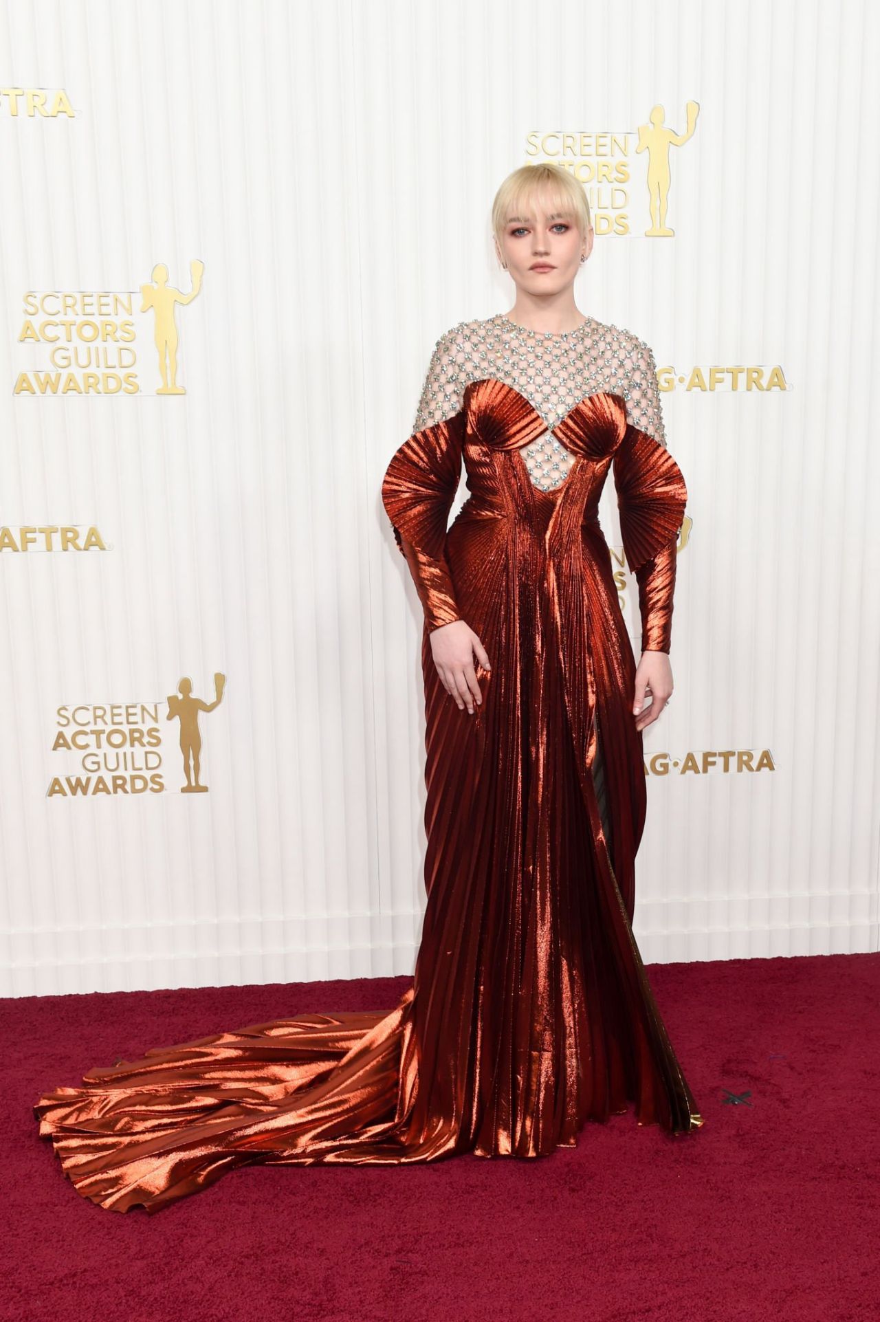 Julia Garner – 2023 Screen Actors Guild Awards in Los Angeles • CelebMafia