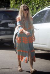 Kate Hudson - Out in Santa Monica 02/10/2023