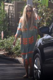 Kate Hudson - Out in Santa Monica 02/10/2023