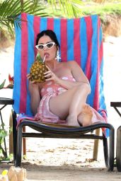 Katy Perry - Filming American Idol at the Aulani Resort in Hawaii 02/12/2023