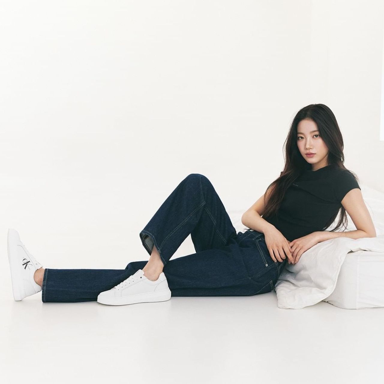LE SSERAFIM Kazuha Calvin Klein 2023 SS Pictorial (HD/HQ) - K-Pop Database  /