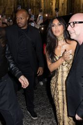 Kim Kardashian - Dinner With Fashion Designers Domenico Dolce and