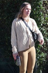 Kristen Bell in Leggings in Los Angeles 02/09/2023