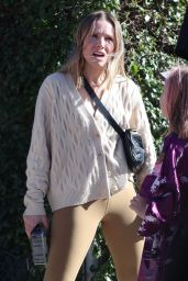 Kristen Bell in Leggings in Los Angeles 02/09/2023