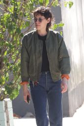 Kristen Stewart - Out in Los Feliz 02/09/2023