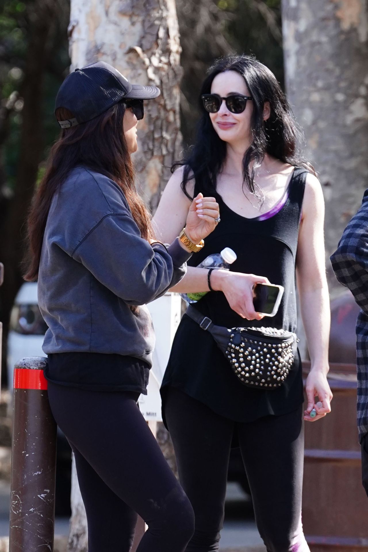 Krysten Ritter And Fortune Feimster - Hike at Fryman Canyon in Studio