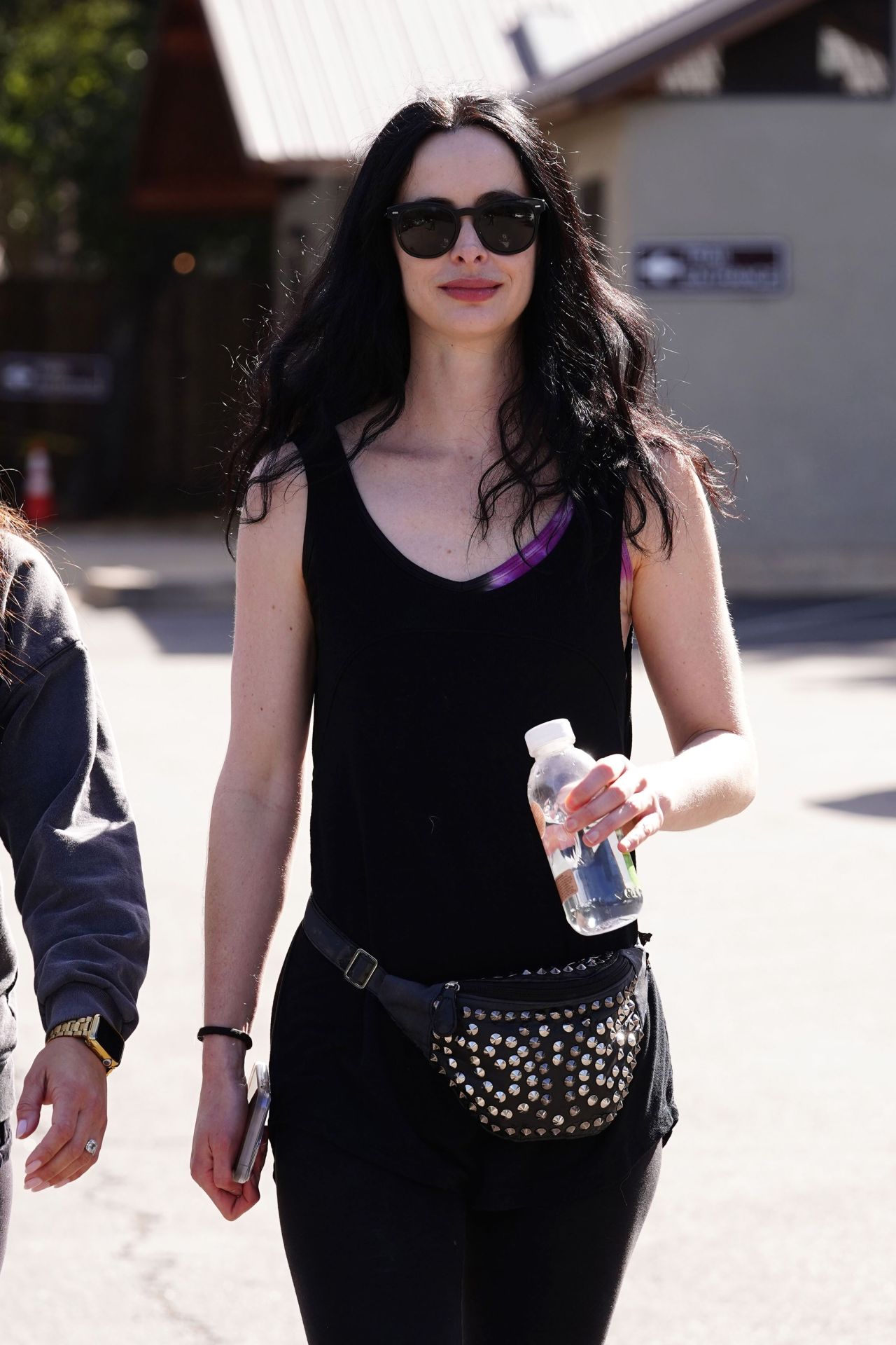 Krysten Ritter And Fortune Feimster - Hike at Fryman Canyon in Studio