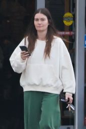 Lauren Parsekian - Out in Los Feliz 02/04/2023