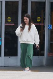Lauren Parsekian - Out in Los Feliz 02/04/2023
