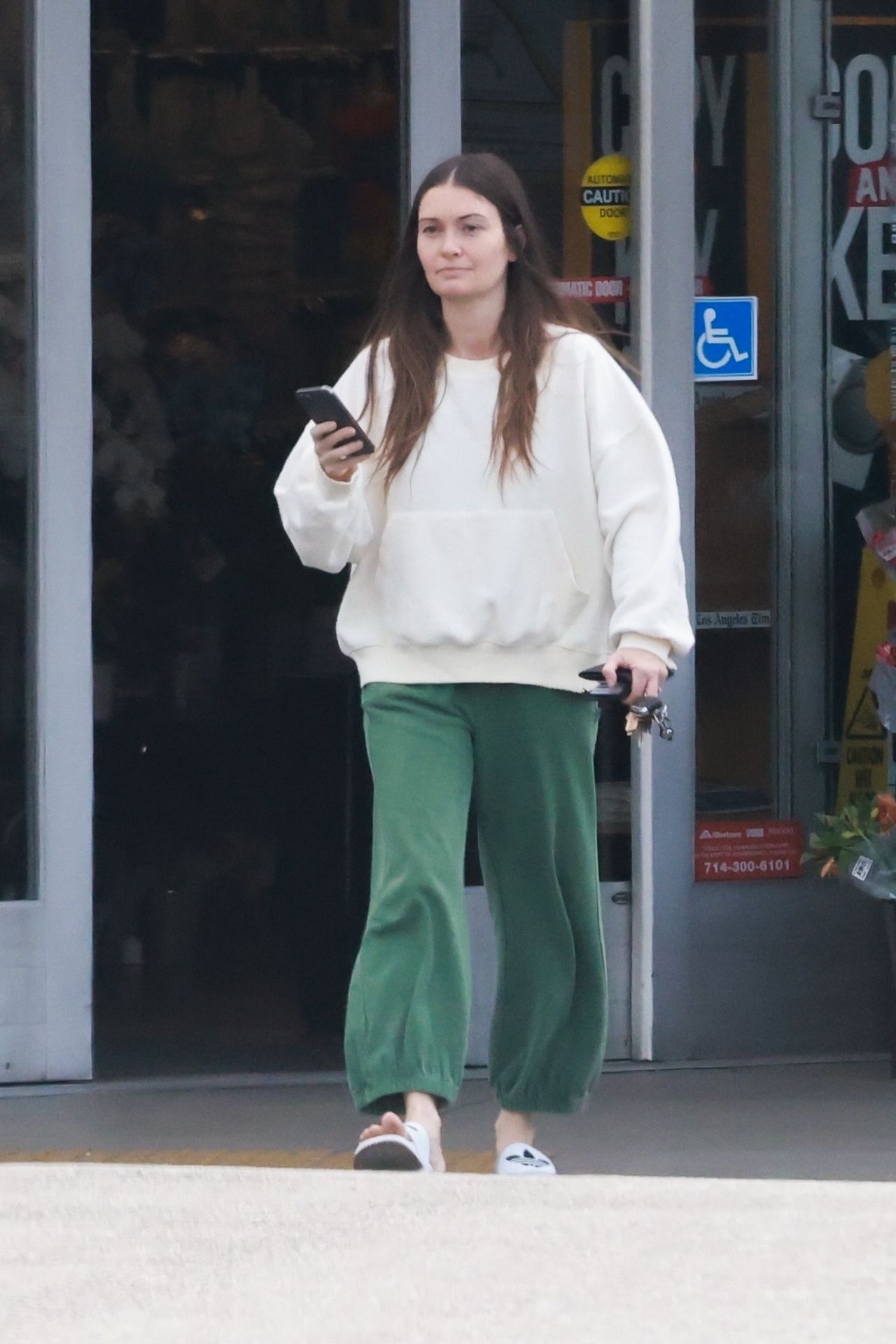 Lauren Parsekian - Out in Los Feliz 02/04/2023 • CelebMafia