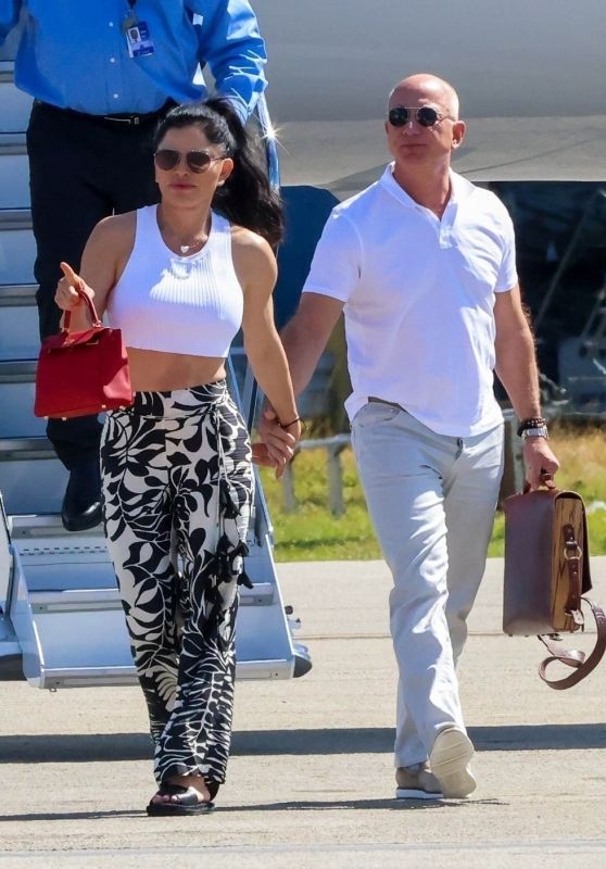 Lauren Sanchez and Jeff Bezos - Arriving in Miami 02/25/2023