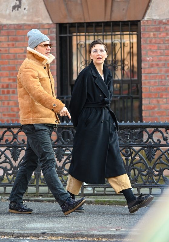 Maggie Gyllenhaal and Peter Sarsgaard - Out in Manhattan 02/06/2023