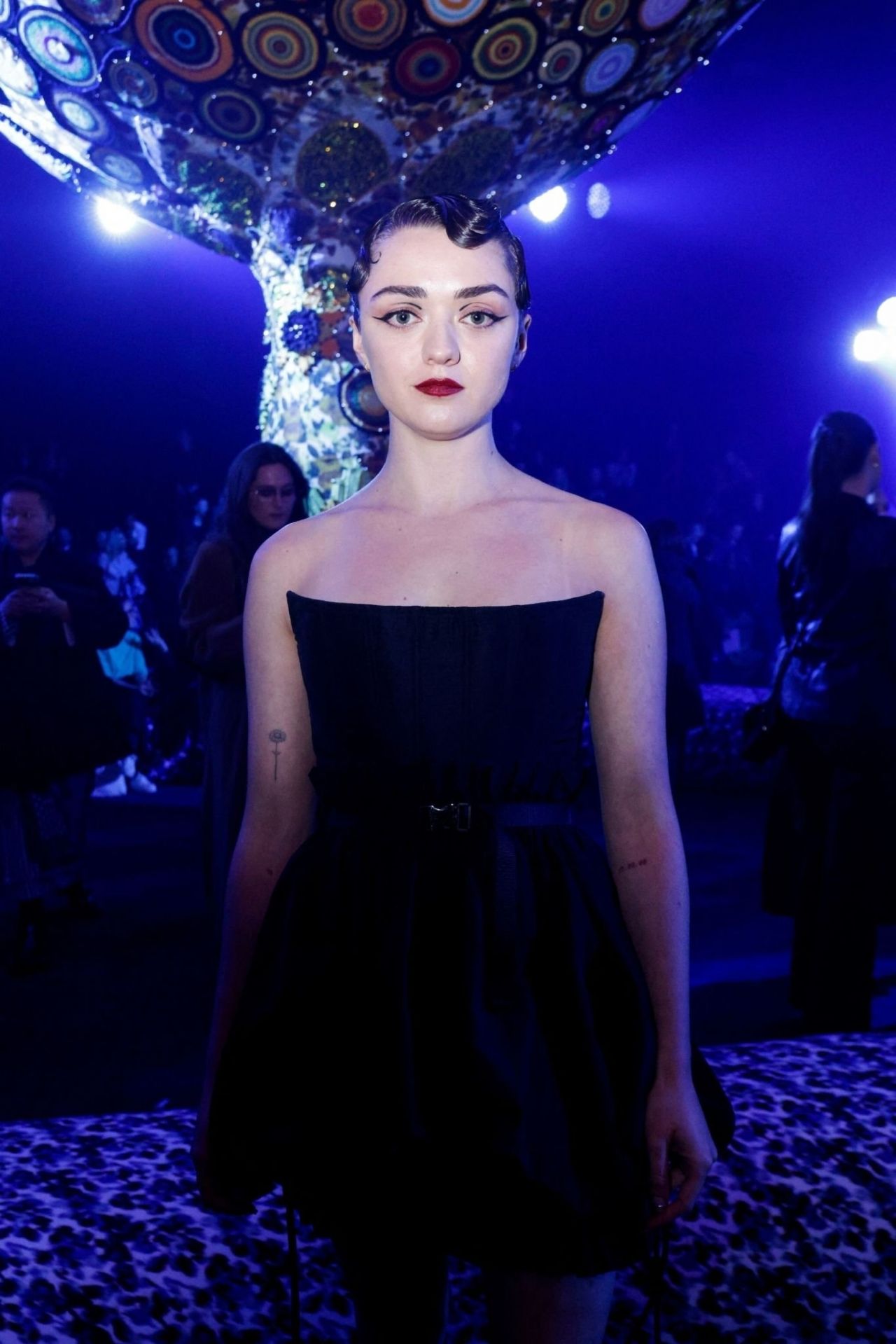 Maisie Williams – Christian Dior Show At Paris Fashion Week 02/28/2023 ...