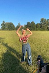 Millie Bobby Brown – Florence by Mills January 2023 (+5)