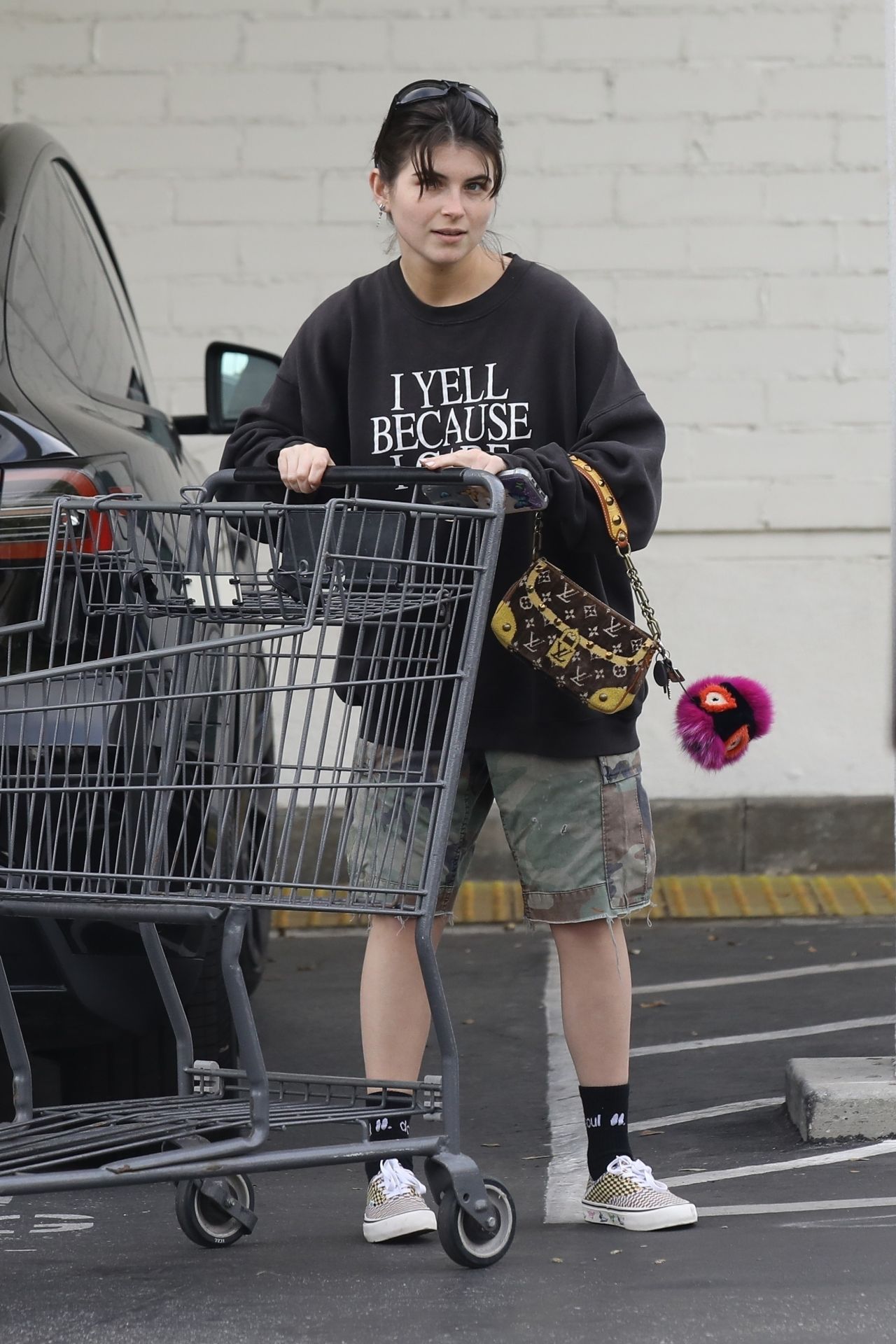 Olivia Jade and Isabella Rose Giannulli - Shopping for Groceries at