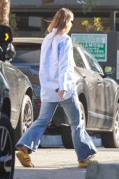 Olivia Wilde in Casual Outfit in Los Angeles 02/09/2023