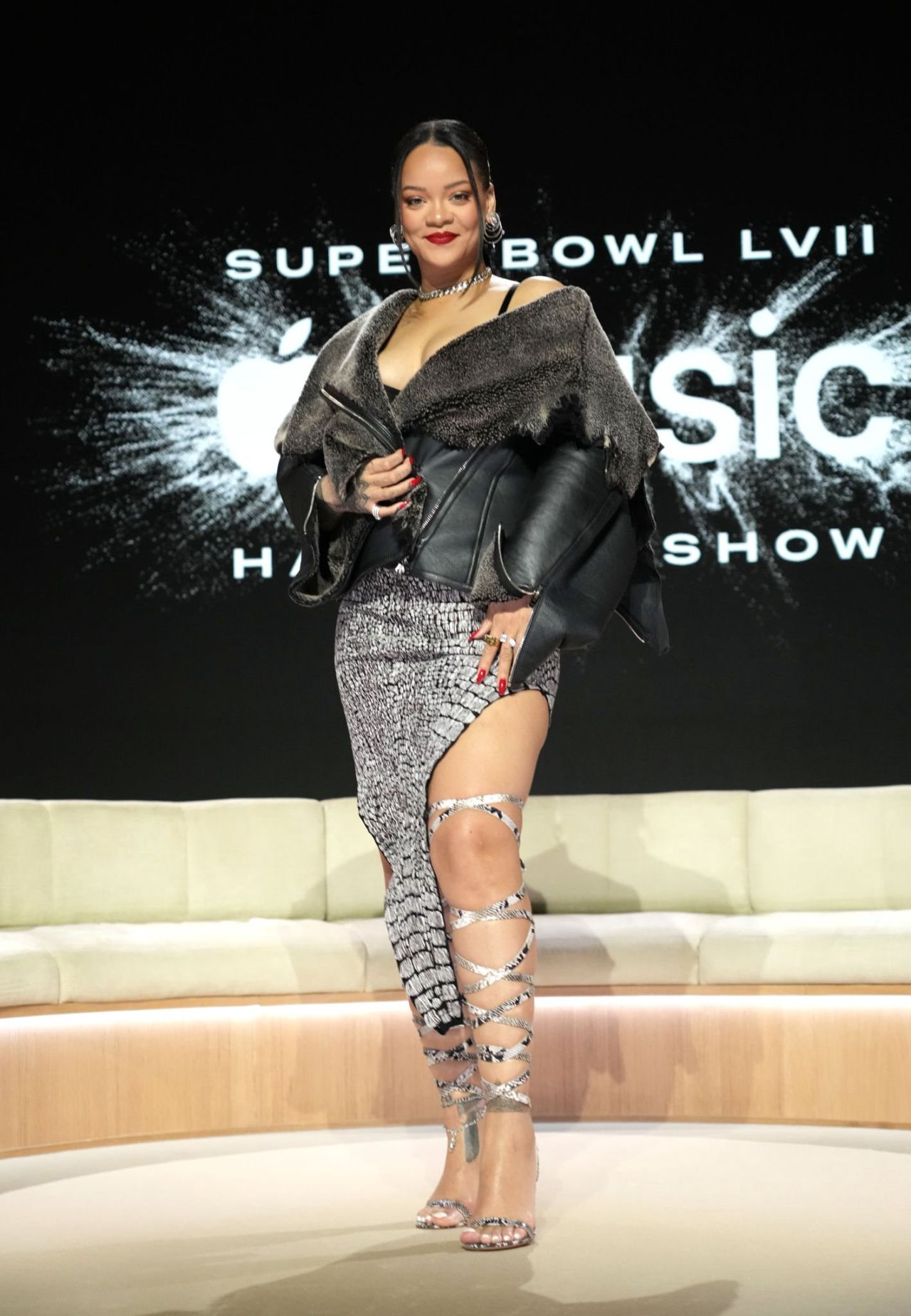 Rihanna Apple Music Super Bowl Lvii Halftime Show In Phoenix 02 09 2023 Celebmafia