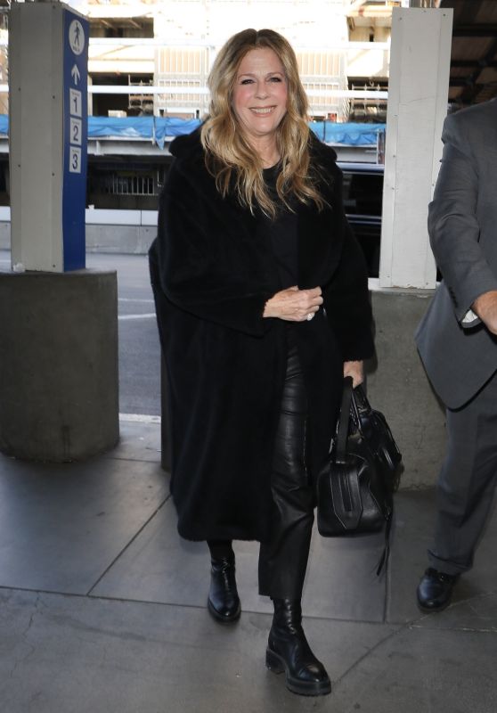 Rita Wilson - Arrives For a Flight at LAX in LA 02/17/2023