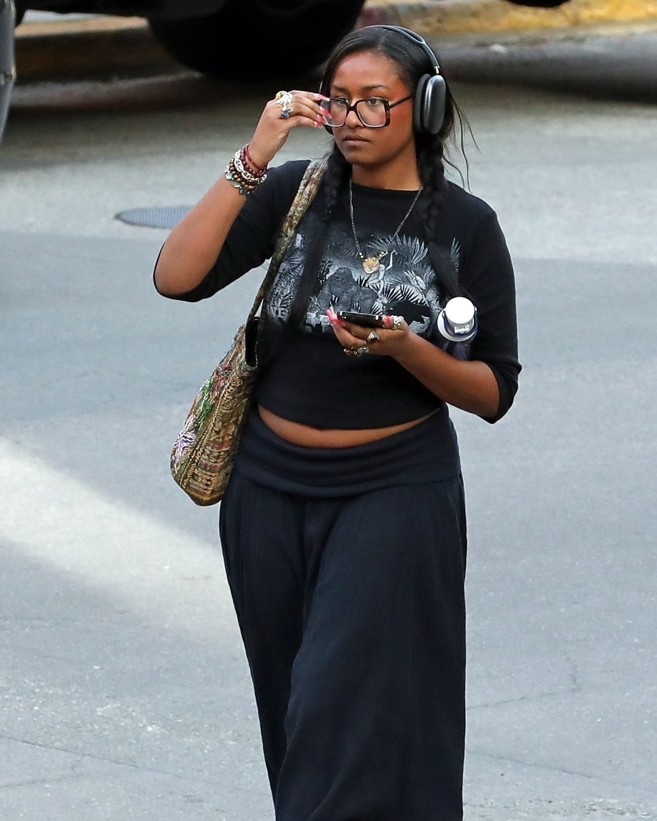 Sasha Obama - Out in Los Angeles 02/17/2023 • CelebMafia