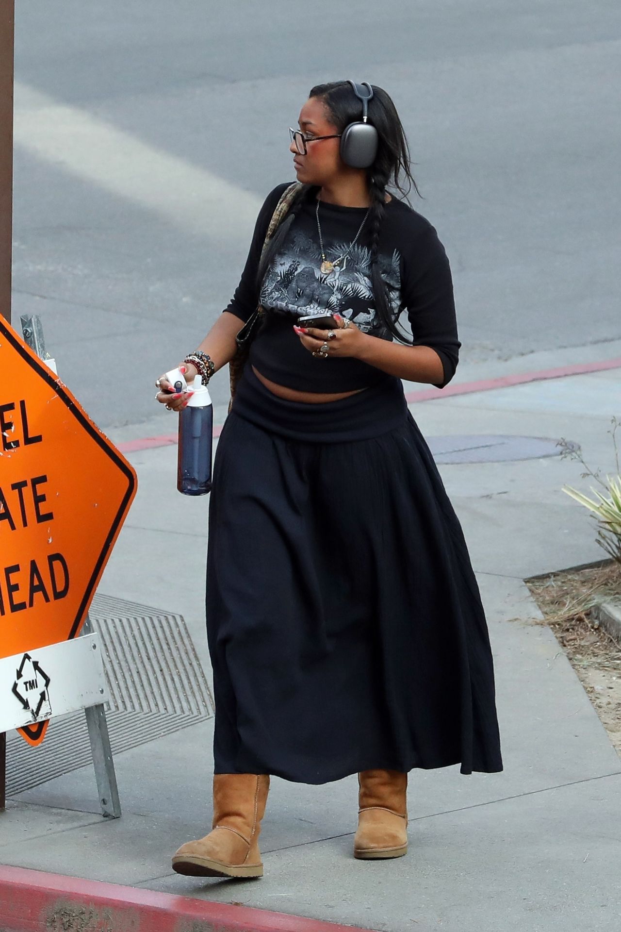 Sasha Obama - Out in Los Angeles 02/17/2023 • CelebMafia