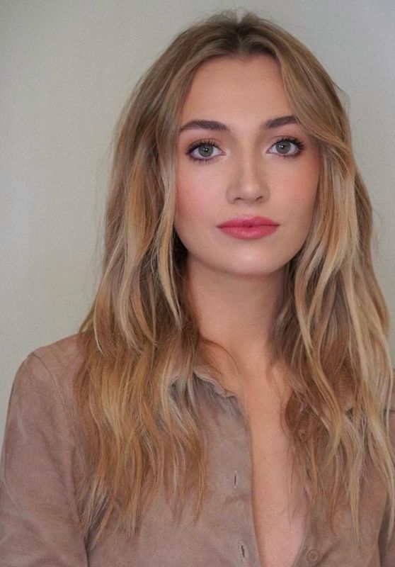 Tilly Keeper - Photo Shoot for the Tod