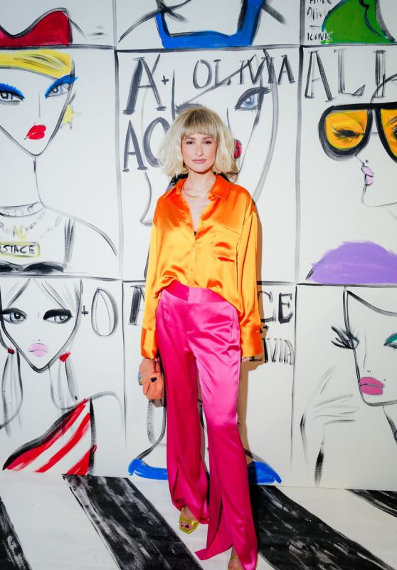 Victoria Magrath – Alice + Olivia Fashion Show in New York 02/11/2023