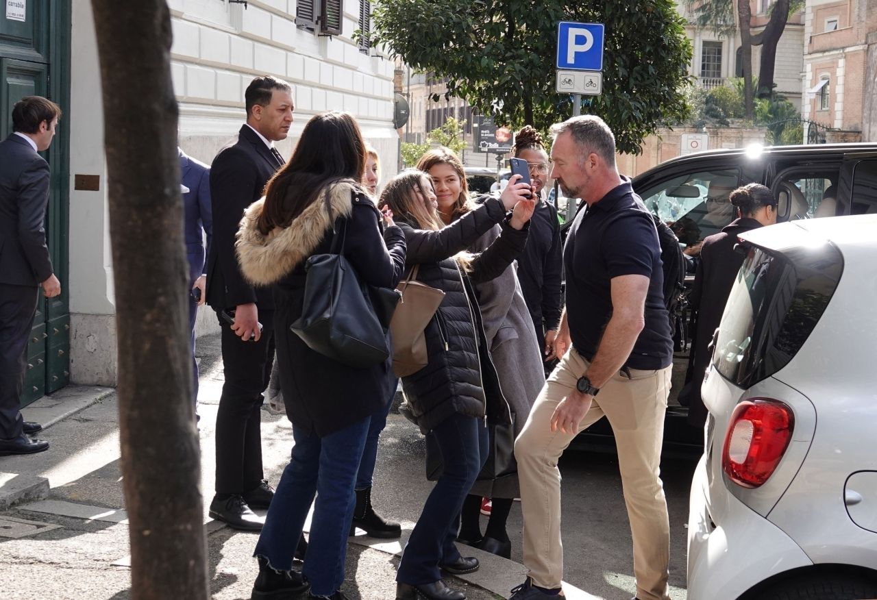 Zendaya Leaving the Eden Hotel in Rome 02/14/2023 - superstars.news