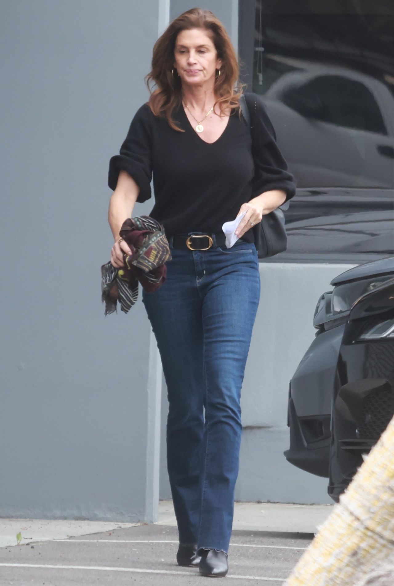 Cindy Crawford Arrives For a Photo Shoot at a Studio in Santa Monica