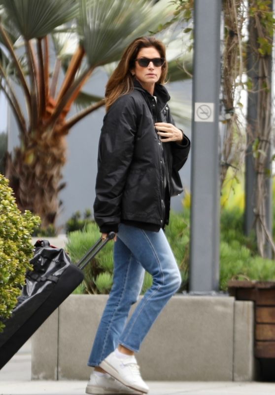 Cindy Crawford - Out in Los Angeles 03/22/2023