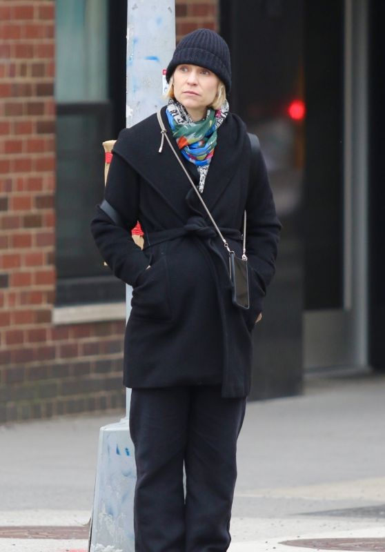 Claire Danes - Out in Manhattan’s West Village Neighborhood 03/17/2023