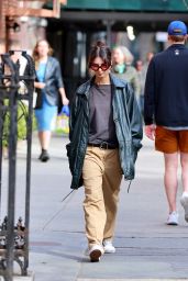 Emily Ratajkowski in Casual Outfit in New York 03/18/2023