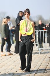 Emily Ratajkowski - Loewe Show at Paris Fashion Week 03/03/2023
