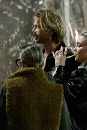 Florence Pugh and Charlie Gooch at a Restaurant in Rome 03/25/2023