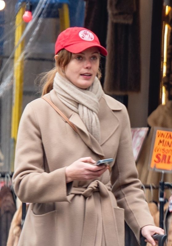 Frida Gustavsson - Out in Notting Hill 03/16/2023
