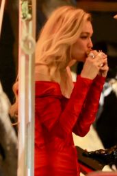 Gigi Hadid - Munches on an In-N-Out Burger Outside the 2023 Vanity Fair Oscar Party 03/12/2023