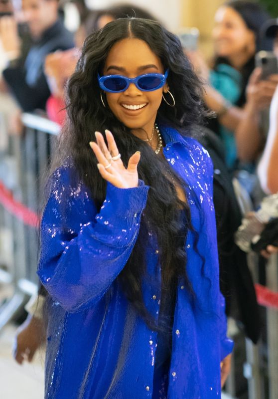 H.E.R. Arrives at the iHeartRadio Music Awards in Los Angeles 03/27