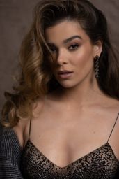 Hailee Steinfeld - Getting Ready for the Vanity Fair Oscar Party March 2023 (more photos)