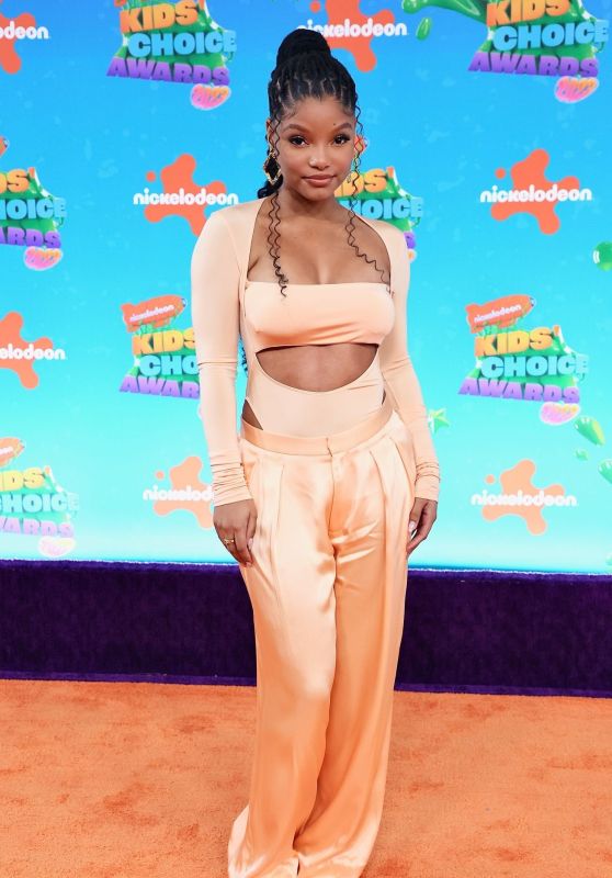 Halle Bailey - 2023 Kids Choice Awards in Los Angeles