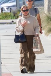 Hilary Duff - Shopping at Los Angeles 03/04/2023