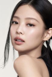 Jennie Kim - Hera Silky Stay Foundation 2023
