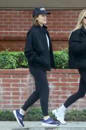 Jennifer Garner in Casual Outfit - Brentwood 03/13/2023