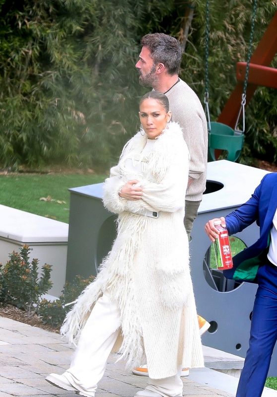 Jennifer Lopez and Ben Affleck - Check Out a House in Pacific Palisades 03/05/2023